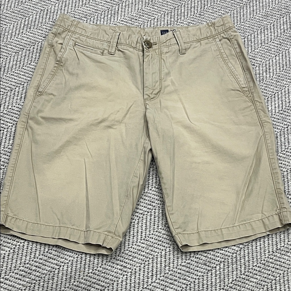 GAP Men's Light Khaki Flat-Front Shorts